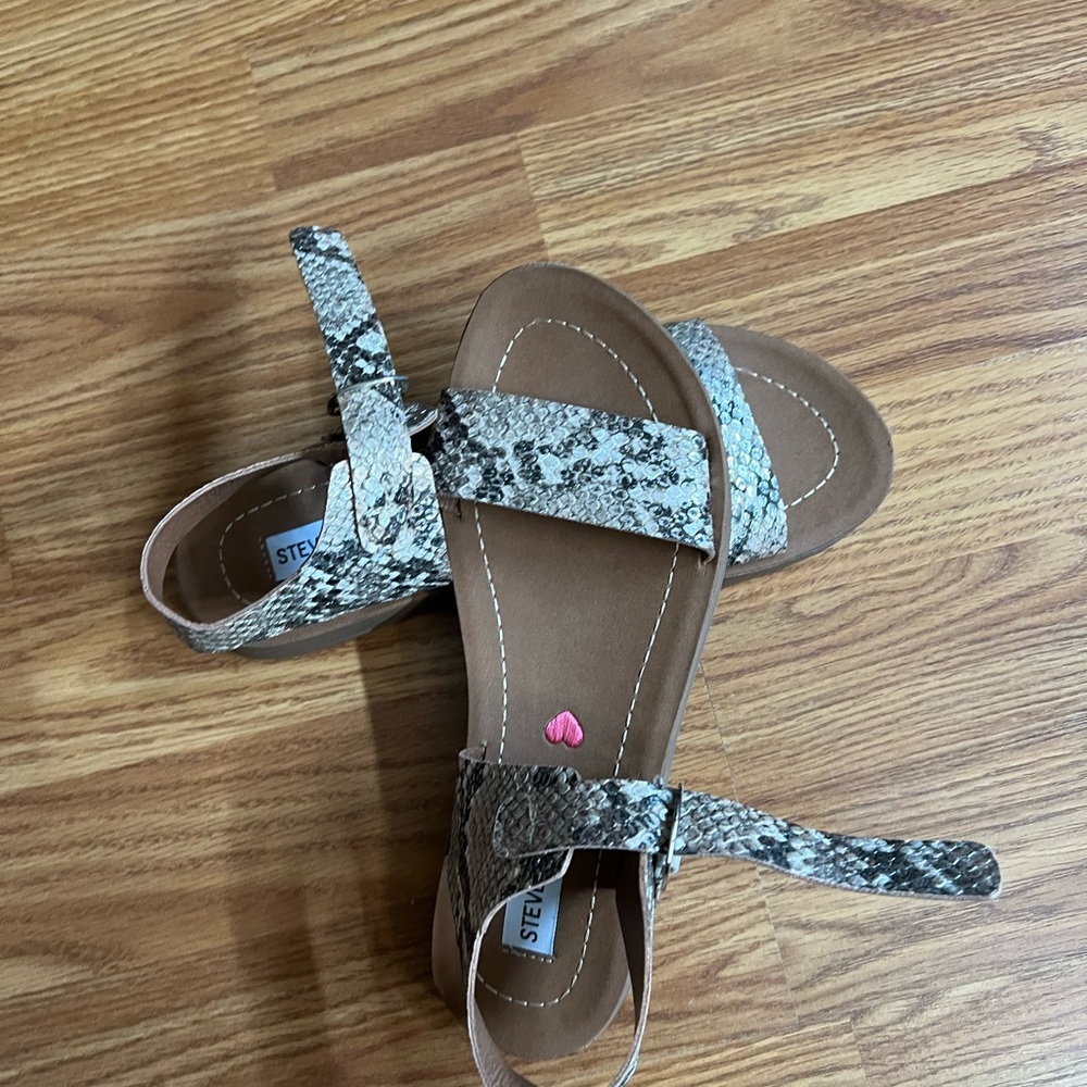 Steve Madden size 4 like new